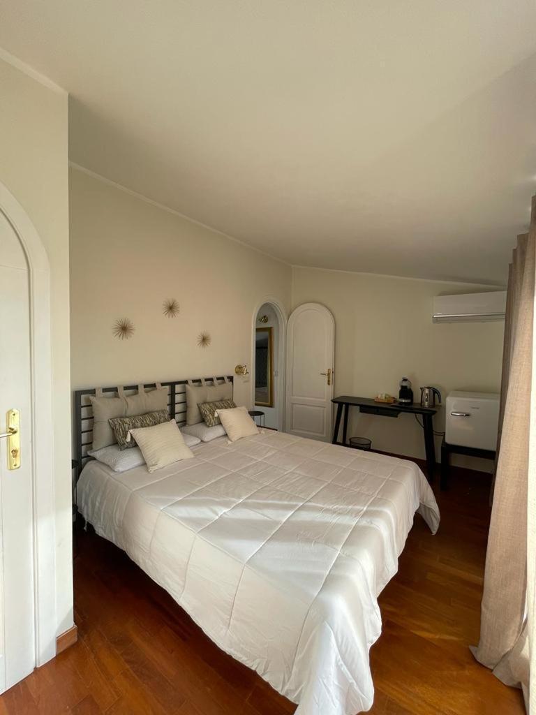 Excellent Rooms Paola'S 올비아 외부 사진